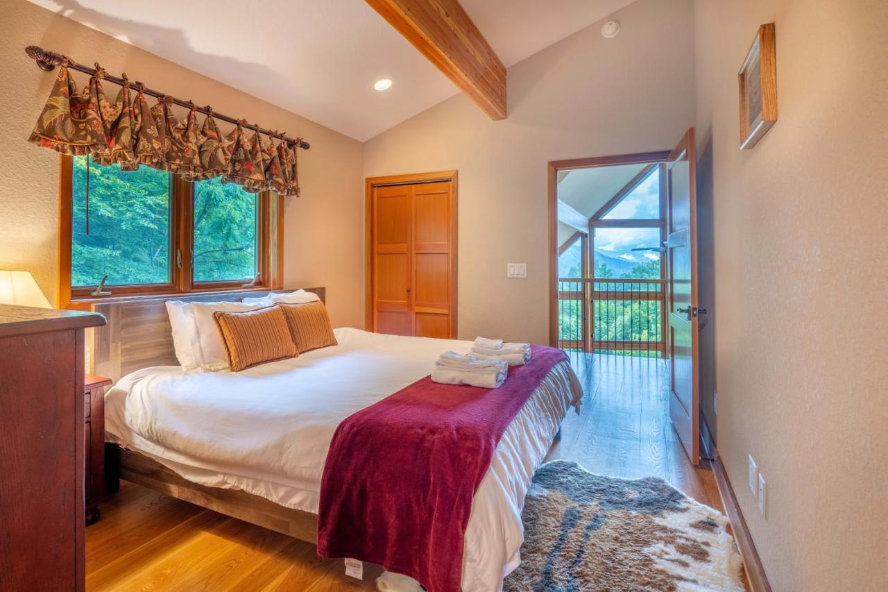 --Mountain Chalet Getaway With Breathtaking View Next To Tail Of Dragon-- Robbinsville Exterior photo
