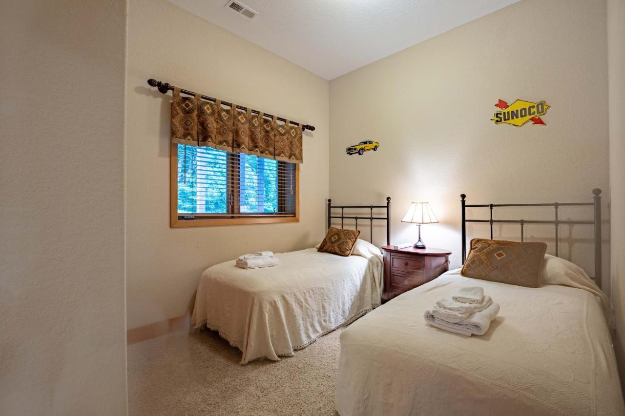 --Mountain Chalet Getaway With Breathtaking View Next To Tail Of Dragon-- Robbinsville Exterior photo