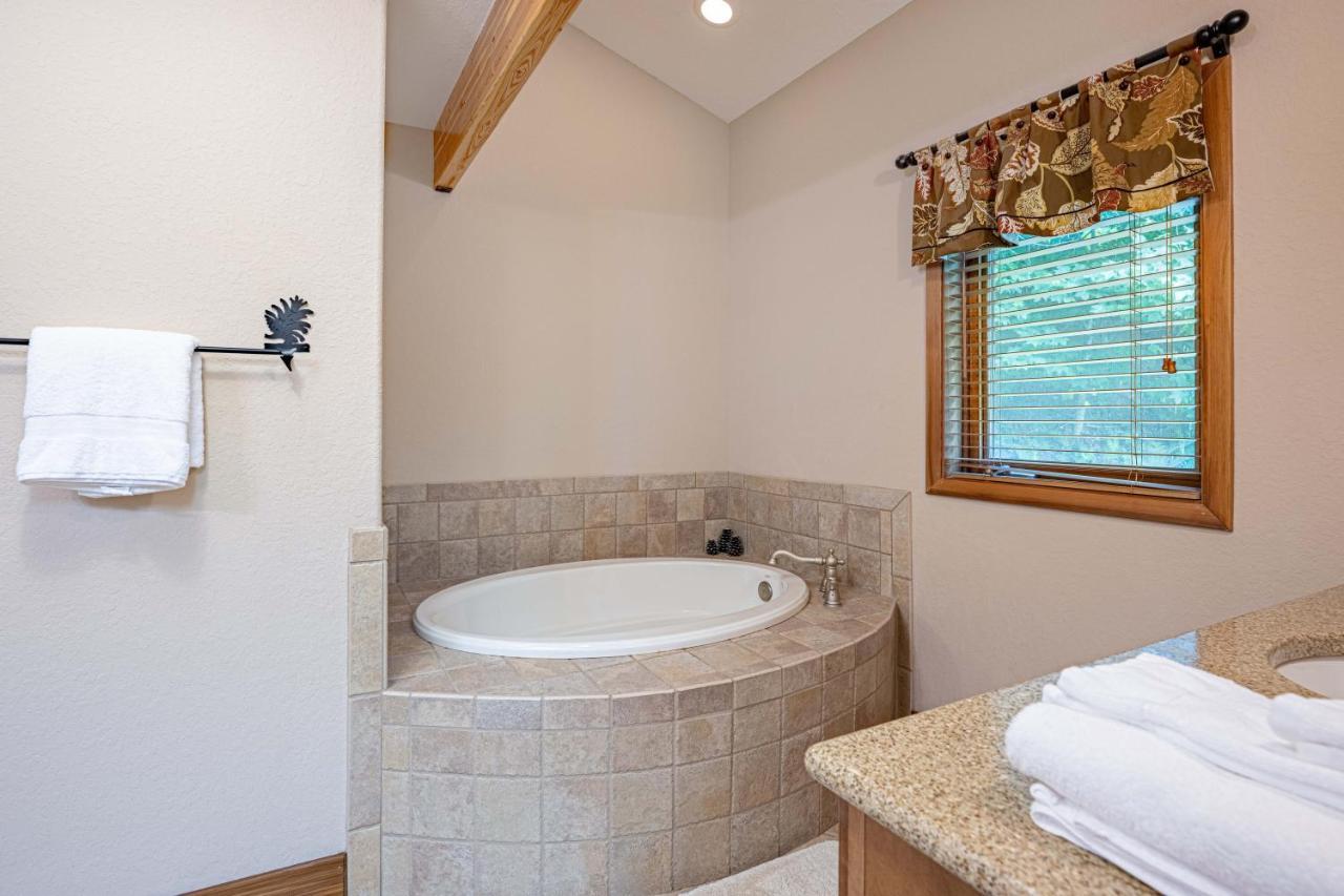 --Mountain Chalet Getaway With Breathtaking View Next To Tail Of Dragon-- Robbinsville Exterior photo